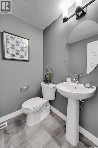 515 Asokan Avenue, Saskatoon, SK - Indoor Photo Showing Bathroom