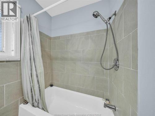 683 Stanley, Windsor, ON - Indoor Photo Showing Bathroom