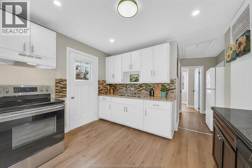 683 Stanley, Windsor, ON - Indoor Photo Showing Kitchen