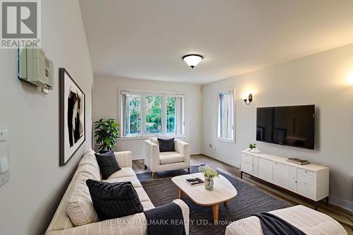 138 COLBECK DRIVE  Welland, ON L3C 7M1