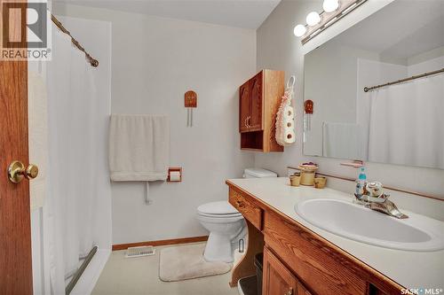 302 6Th Street, Hague, SK - Indoor Photo Showing Bathroom