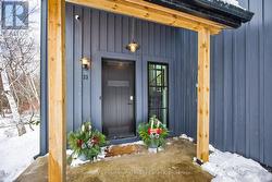 A welcoming craftsman style entrance - 