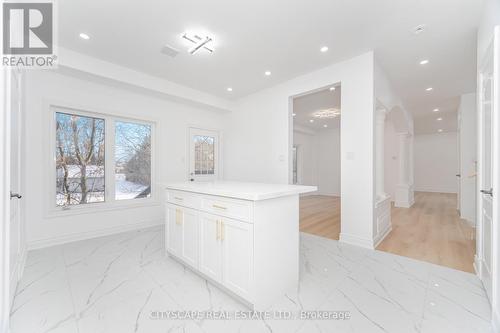 5843 Prairie Circle, Mississauga, ON - Indoor Photo Showing Other Room