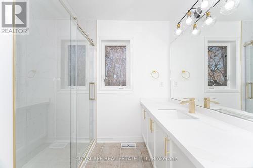 5843 Prairie Circle, Mississauga, ON - Indoor Photo Showing Bathroom