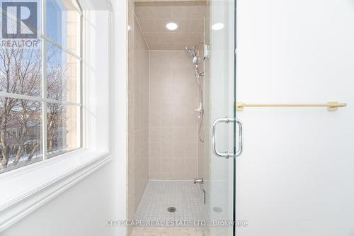 5843 Prairie Circle, Mississauga, ON - Indoor Photo Showing Bathroom