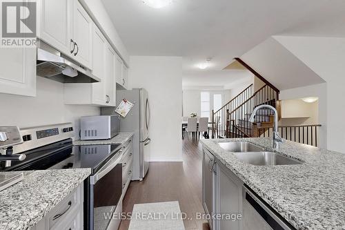 6729 Thickson Road N, Whitby, ON - Indoor Photo Showing Kitchen With Double Sink With Upgraded Kitchen