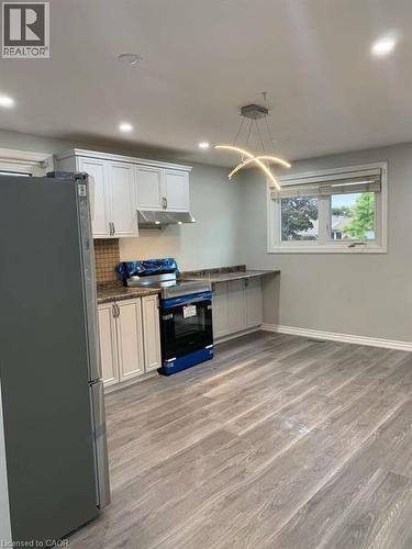 35 Folkestone Avenue Unit# Upper, Hamilton, ON - Indoor Photo Showing Kitchen