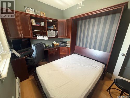 307 615 Saskatchewan Crescent W, Saskatoon, SK - Indoor Photo Showing Bedroom