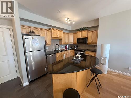 307 615 Saskatchewan Crescent W, Saskatoon, SK - Indoor Photo Showing Kitchen