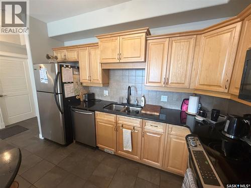 307 615 Saskatchewan Crescent W, Saskatoon, SK - Indoor Photo Showing Kitchen With Stainless Steel Kitchen