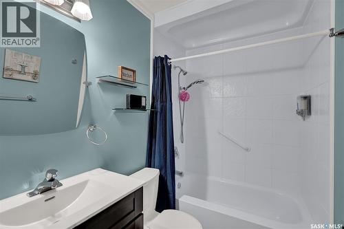 1124 Courtney Street, Regina, SK - Indoor Photo Showing Bathroom