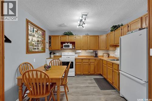 1124 Courtney Street, Regina, SK - Indoor Photo Showing Kitchen