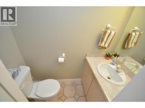 Main floor 2Pce - 2194 3A Highway, Nelson, BC - Indoor Photo Showing Bathroom