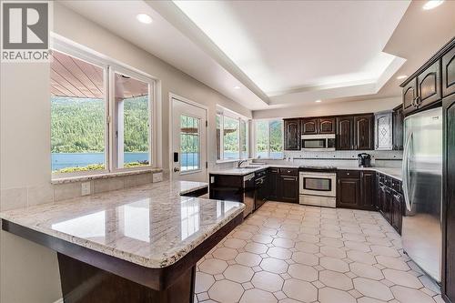 2194 3A Highway, Nelson, BC - Indoor Photo Showing Kitchen With Upgraded Kitchen