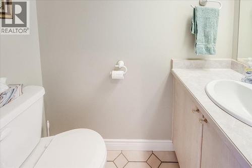 2194 3A Highway, Nelson, BC - Indoor Photo Showing Bathroom