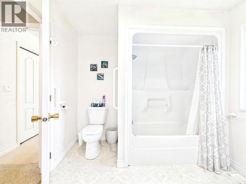 Mainfloor bathroom - 2194 3A Highway, Nelson, BC 