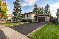 7984 THORTON STREET  Niagara Falls (Ascot), ON L2H 2C3