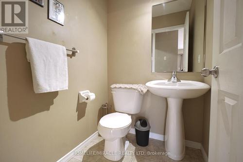 206 Westmeadow Drive, Kitchener, ON - Indoor Photo Showing Bathroom
