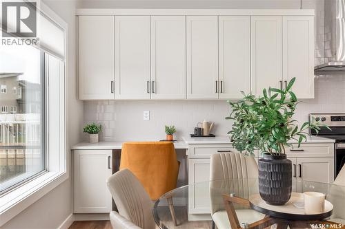 331 Asokan Bend, Saskatoon, SK - Indoor Photo Showing Kitchen