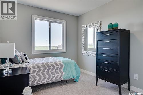 947 Traeger Manor, Saskatoon, SK - Indoor Photo Showing Bedroom