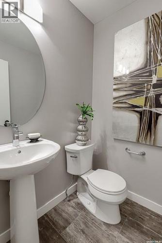322 Asokan Bend, Saskatoon, SK - Indoor Photo Showing Bathroom