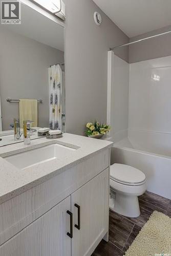 322 Asokan Bend, Saskatoon, SK - Indoor Photo Showing Bathroom