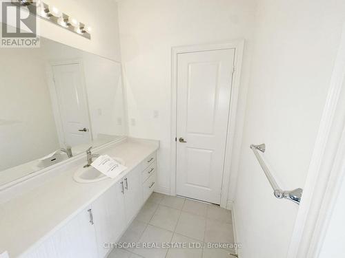 3pc Semi-Ensuite Bathroom between Bedrooms #2 & #3 - 76 Elstone Place, Hamilton, ON - Indoor