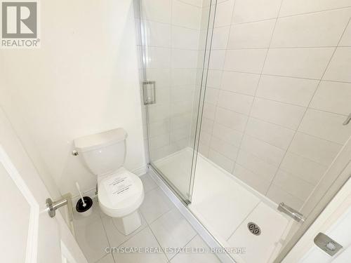 3pc Semi-Ensuite Bathroom between Bedrooms #4 & #5 - 76 Elstone Place, Hamilton, ON - Indoor Photo Showing Bathroom
