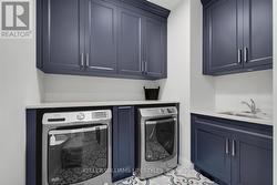 Laundry main floor - 