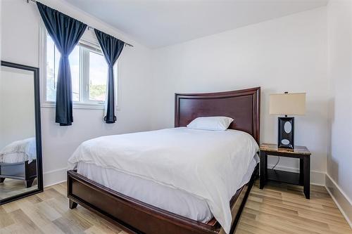 347 Dubuc Street, Winnipeg, MB - Indoor Photo Showing Bedroom