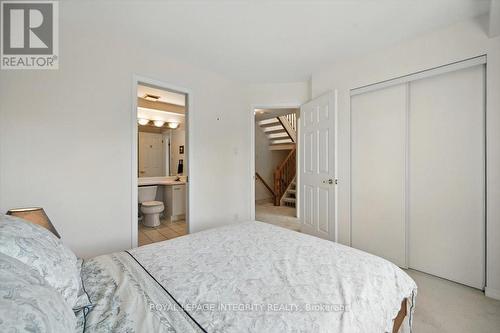 17 Columbus Avenue, Ottawa, ON - Indoor Photo Showing Bedroom