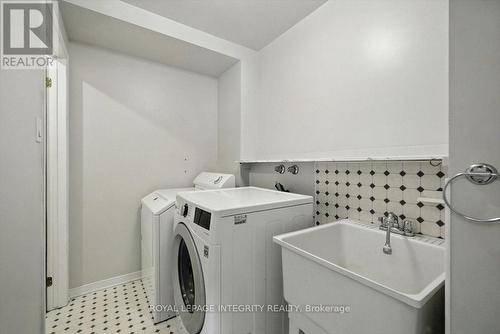 17 Columbus Avenue, Ottawa, ON - Indoor Photo Showing Laundry Room