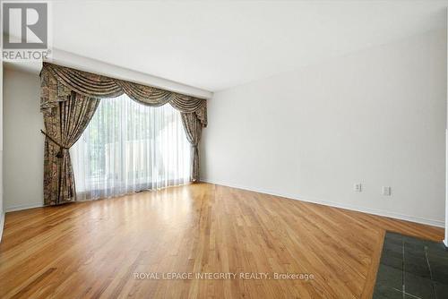 17 Columbus Avenue, Ottawa, ON - Indoor Photo Showing Other Room