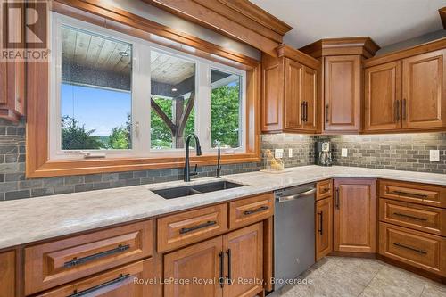 100 Harris Crescent, Southgate, ON - Indoor Photo Showing Kitchen With Double Sink