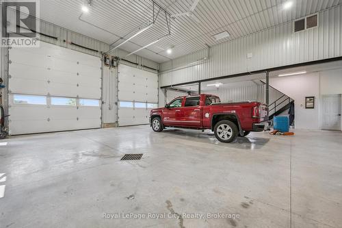100 Harris Crescent, Southgate, ON - Indoor Photo Showing Garage
