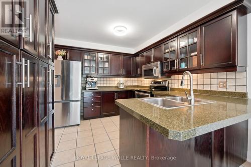140 Veronica Drive, Kitchener, ON - Indoor Photo Showing Kitchen With Double Sink With Upgraded Kitchen