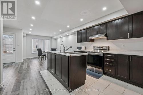 390 Linden Drive, Cambridge, ON - Indoor Photo Showing Kitchen With Upgraded Kitchen