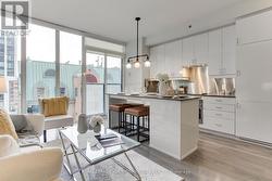 1002 - 426 UNIVERSITY AVENUE  Toronto, ON M5G 1S9