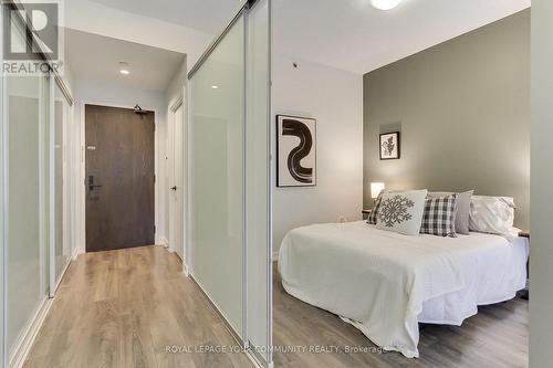 1002 - 426 University Avenue, Toronto, ON - Indoor Photo Showing Bedroom