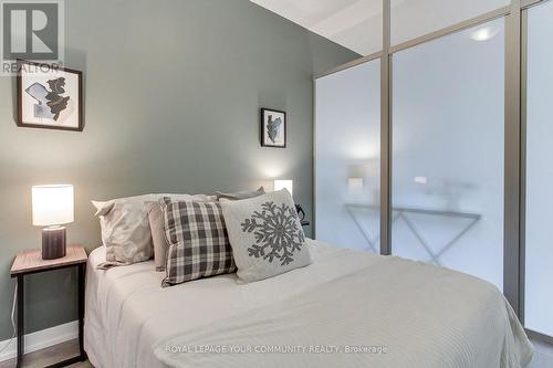 1002 - 426 University Avenue, Toronto, ON - Indoor Photo Showing Bedroom