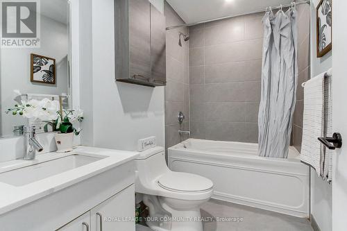 1002 - 426 University Avenue, Toronto, ON - Indoor Photo Showing Bathroom