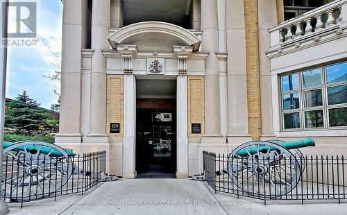 1002 - 426 University Avenue, Toronto, ON - Outdoor