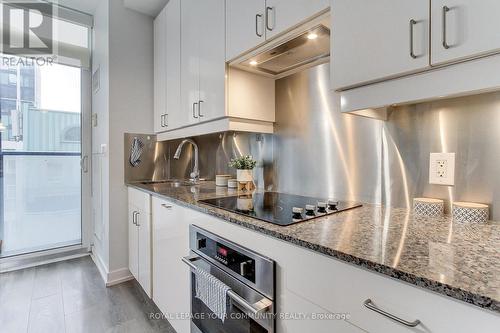 1002 - 426 University Avenue, Toronto, ON - Indoor Photo Showing Kitchen With Upgraded Kitchen