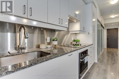 1002 - 426 University Avenue, Toronto, ON - Indoor Photo Showing Kitchen With Upgraded Kitchen