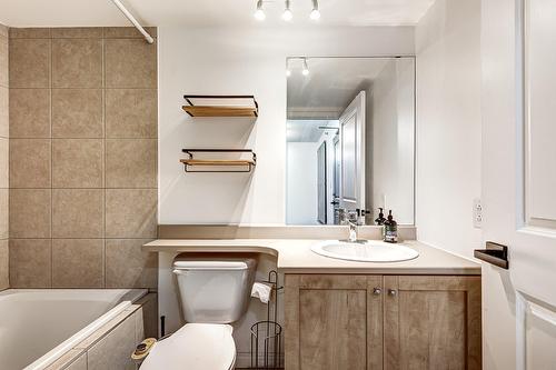 Bathroom - 622-1225 Rue Notre-Dame O., Montréal (Ville-Marie), QC - Indoor Photo Showing Bathroom