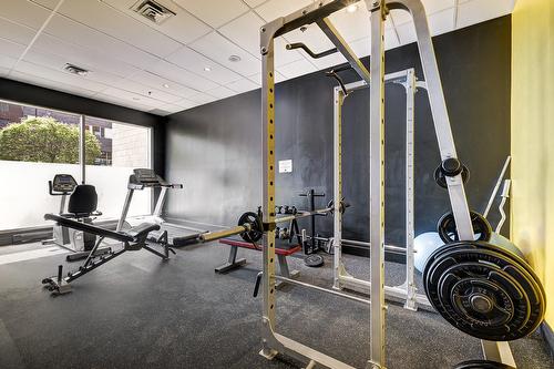 Exercise room - 622-1225 Rue Notre-Dame O., Montréal (Ville-Marie), QC - Indoor Photo Showing Gym Room