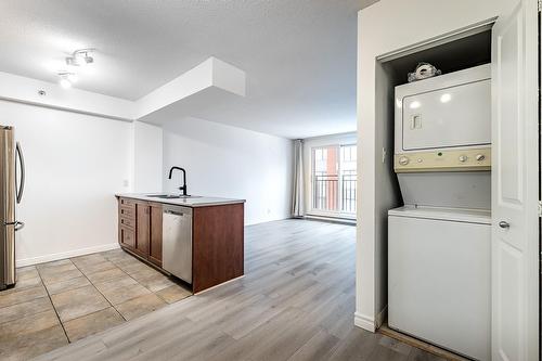 Interior - 622-1225 Rue Notre-Dame O., Montréal (Ville-Marie), QC - Indoor Photo Showing Laundry Room