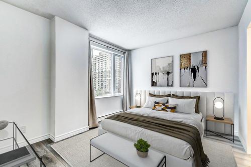 Primary bedroom - 622-1225 Rue Notre-Dame O., Montréal (Ville-Marie), QC - Indoor Photo Showing Bedroom