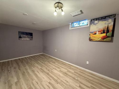 180 Varsity Row, Thunder Bay, ON - Indoor Photo Showing Other Room