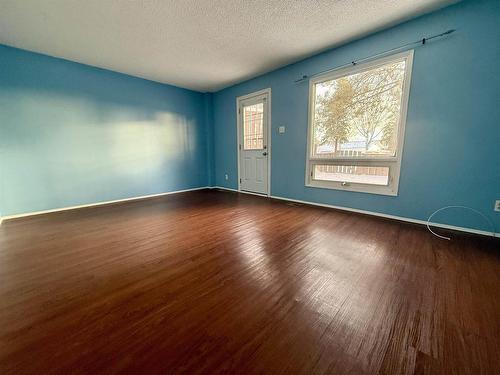 180 Varsity Row, Thunder Bay, ON - Indoor Photo Showing Other Room